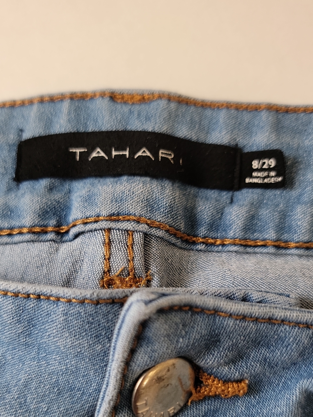 Tahari Girls Button‑Fly Capris · Medium Wash Denim · Size 8 Emily Style - Picture 2 of 15